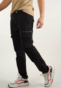 Deeluxe Original DANAKIL - Cargobroek - Black