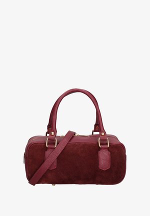 Bordeaux handtas van suede met een rechthoekige vorm. Beschikt over dubbele handvatten, een afneembare schouderriem en gouden hardwareaccenten.