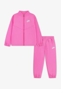 Nike Sportswear LIFESTYLE ESSENTIALS UNISEX SET - Trainingsanzug - playful pink