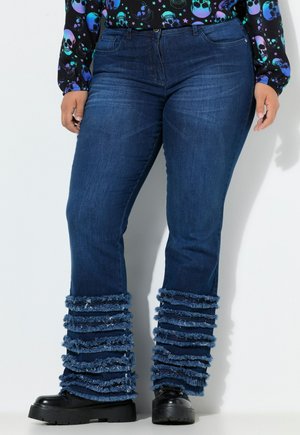 LEA FRANSENKANTEN-SAUM 5-POCKET - Bootcut jeans - dark blue denim