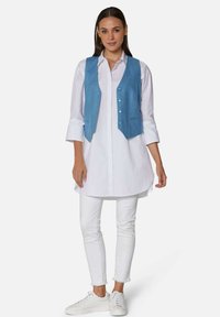 MADELEINE Weste - light blue