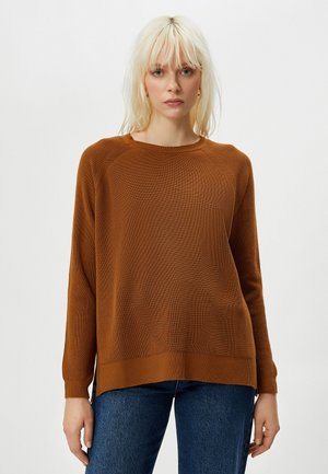 - Sweter