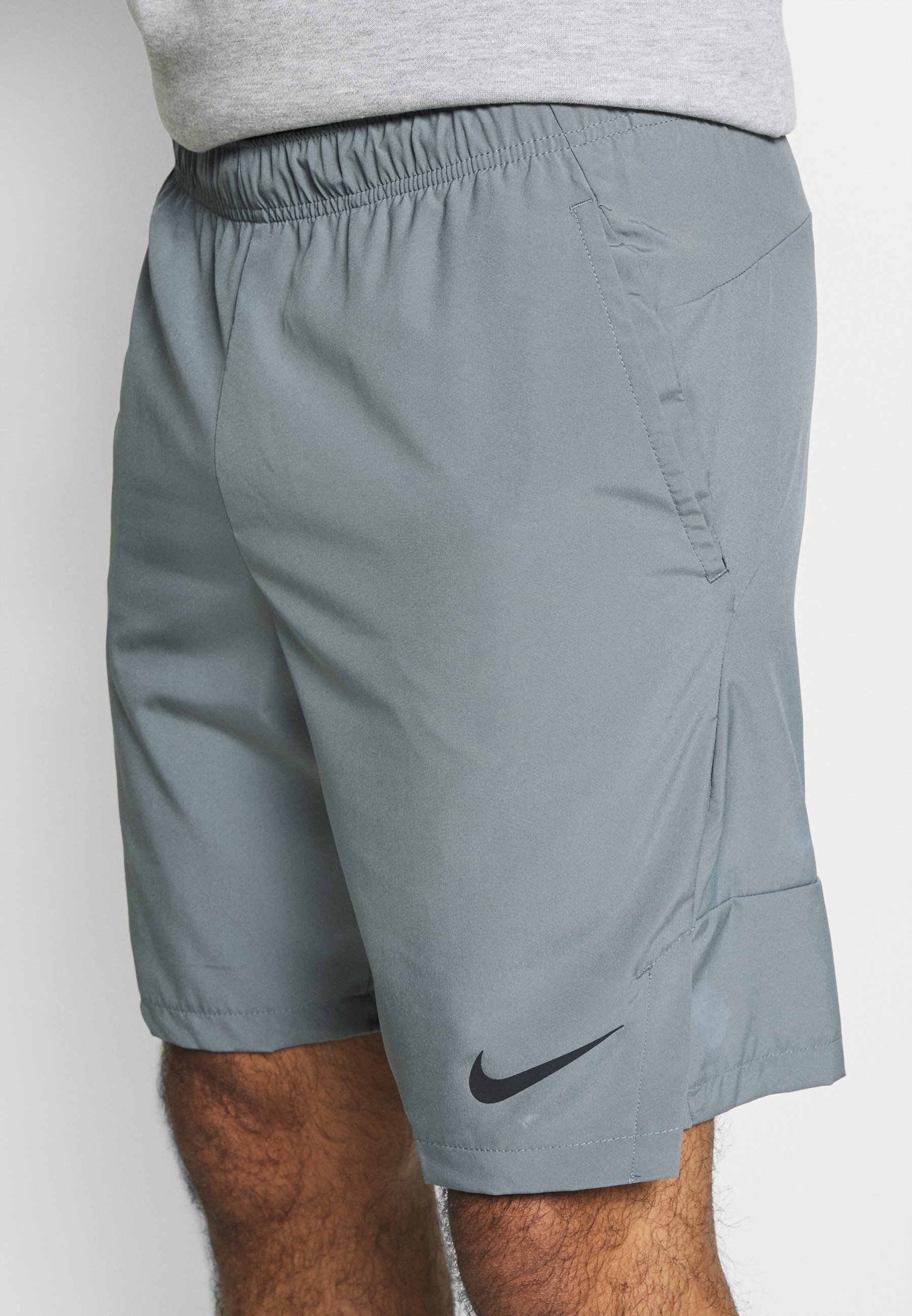Nike Performance FLEX SHORT - Korte broeken - smoke grey/black/Grijs -  Zalando.nl