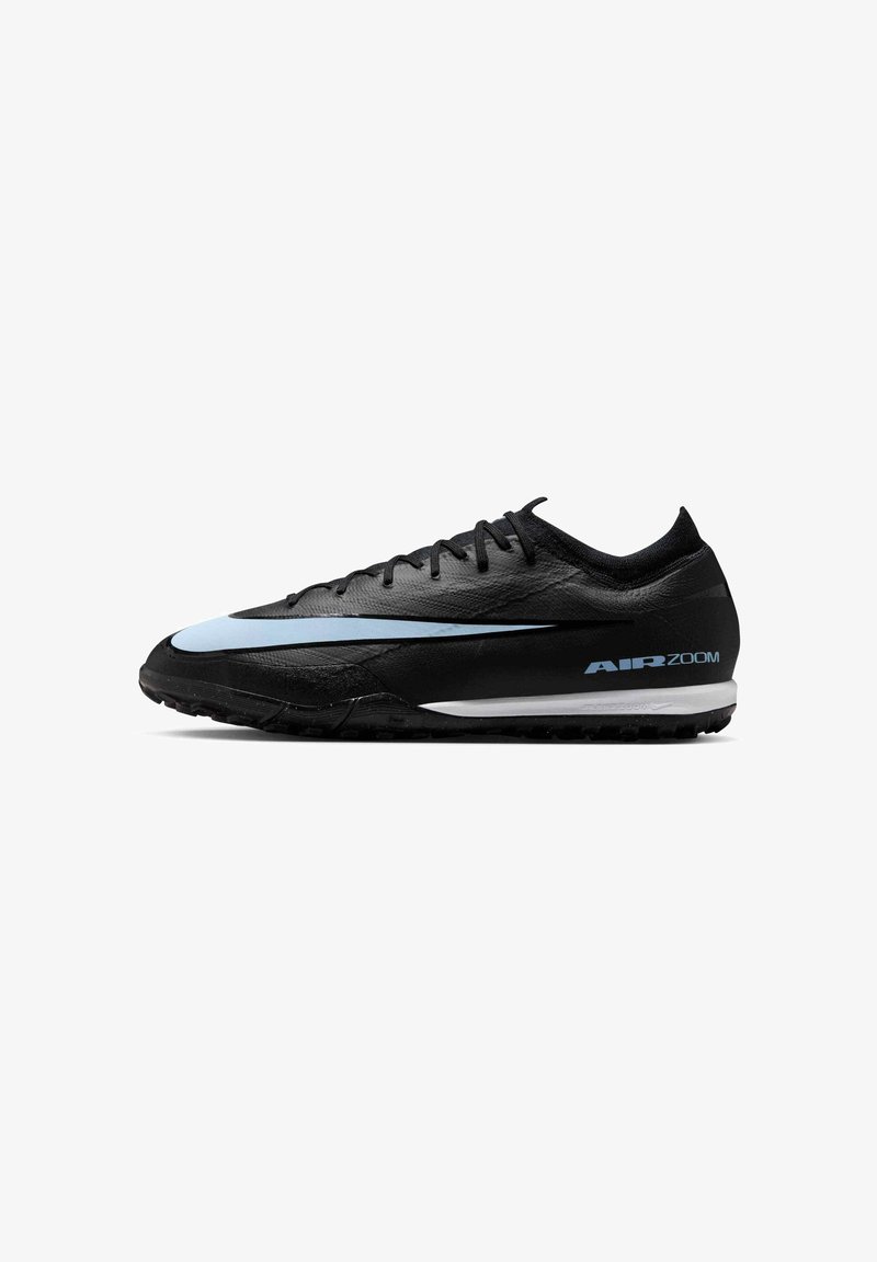 Zapatillas deportivas negras con una parte superior de cuero liso, acentos en azul claro, un diseño elegante y la marca AIR ZOOM en el talón y en el lateral.