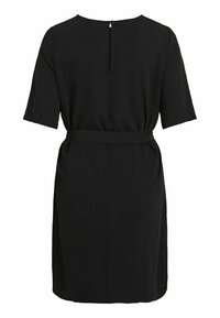 Svart klänning med korta ärmar, bälte i midjan och en diskret rygventil. Tillverkad av mjukt tyg med en enkel design och utan utsmyckningar.