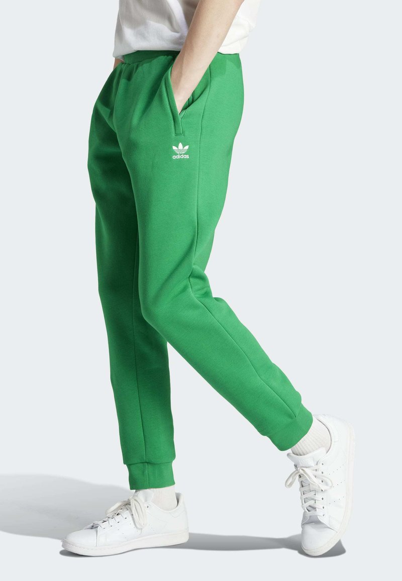 adidas Originals TREFOIL ESSENTIALS Tracksuit bottoms green