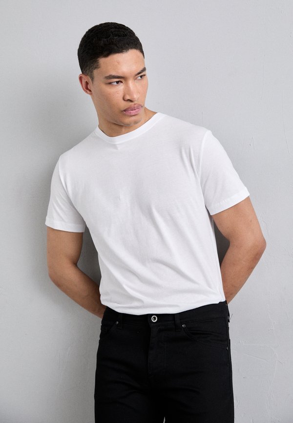DILLAN - Basic T-shirt3
