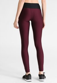 Under Armour Trikoot - dark red