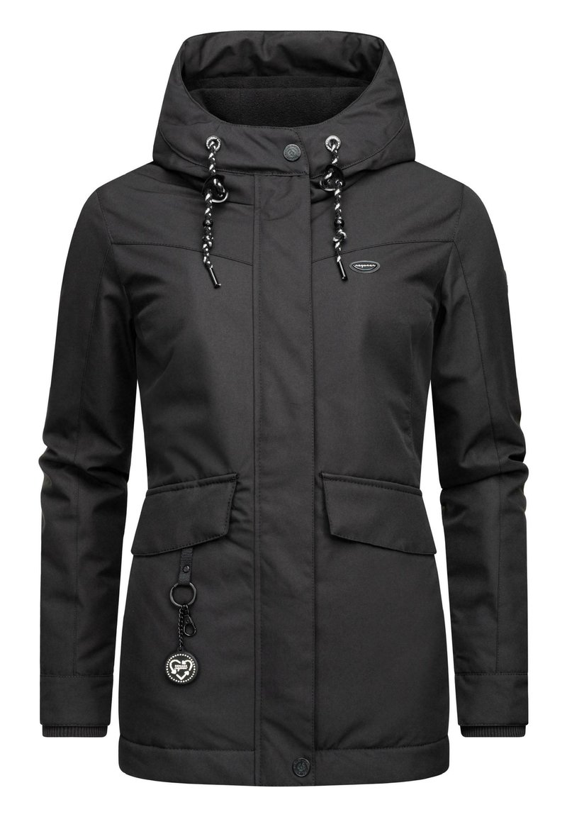 Veste noire imperméable avec capuche, dotée de deux poches à l'avant, de cordons de réglage et d'un charme décoratif sur le zip. Texture lisse.
