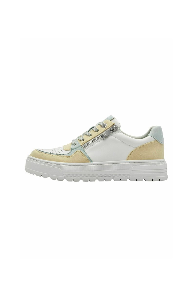 Sneaker con tomaia in pelle bianca, dettagli in suede giallo chiaro e blu, particolari perforati e una spessa suola in gomma bianca.
