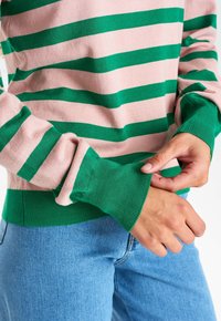 Nümph Stickad tröja - light pink