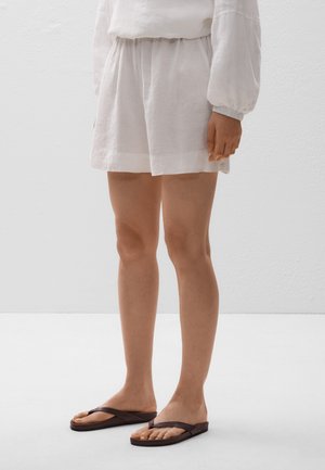 LINEN BERMUDA - Shorts - white