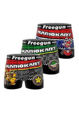 Trois paires de boxers sur le thème de Mario Kart avec des ceintures rouges, vertes et bleues, présentant Mario, Bowser et des icônes du jeu.