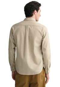 GANT REG  - Skjorter - putty