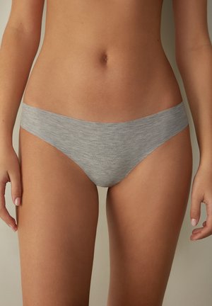 Gray cotton hipster underwear featuring a smooth design, no visible seams, and a wide elastic waistband for comfort.