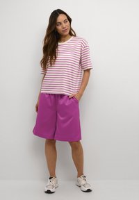 Kaffe WINNY 1/2 SLEEVE - Print T-shirt - ant white fuchsia stripe