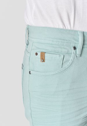 Koroshi, KOROSHI REGULAR COTTON MEN'S SHORT JEANS REGULAR COTTON MEN'S SHORT JEANS - Lühikesed teksad - verde claro   light green