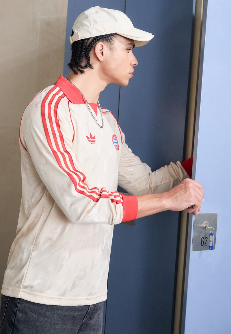 adidas Performance FC BAYERN M�NCHEN LONGSLEEVE JERSEY - Article de supporter d'équipe de club - beige