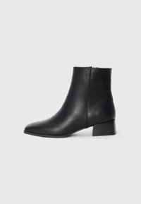 Klasikiniai aulinukai - black