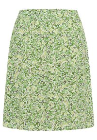 Unselected, green petite flowers