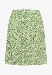 Unselected, green petite flowers