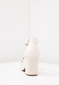 Clarks Sandály na platformě - white