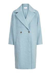 Cappotto azzurro chiaro doppiopetto con una finitura morbida e testurizzata, ampi revers e tasche laterali. Presenta bottoni marroni e un'apertura frontale.