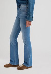 Lee BREESE BOOT - Džíny Bootcut - light-blue denim