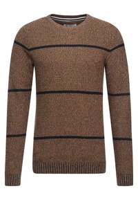 Brun stickad tröja med marinblå horisontella ränder, rund hals, långa ärmar och ribbade muddar och nederkant, med en structurerad tygkvalitet.