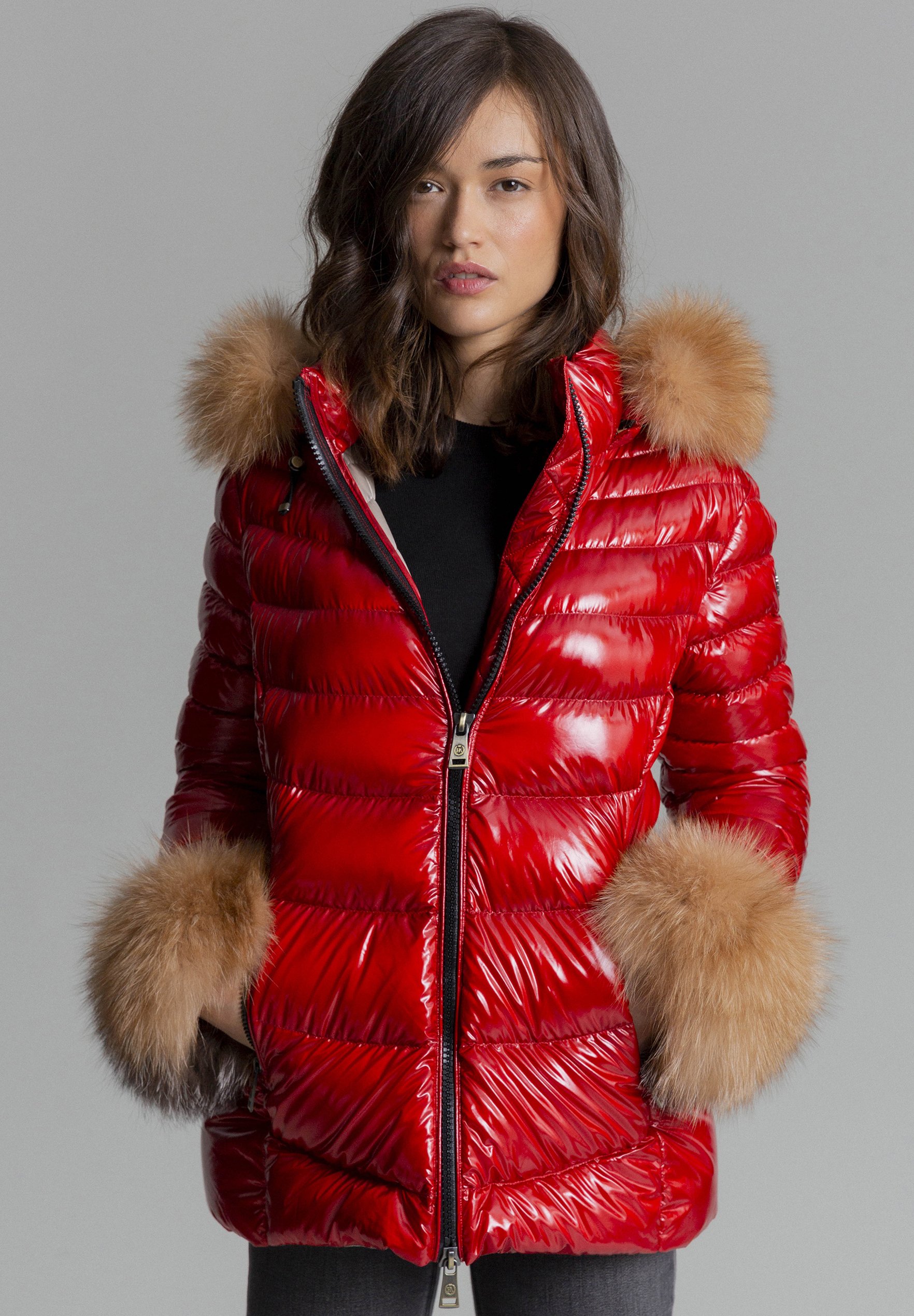 abrigo plumas rojo