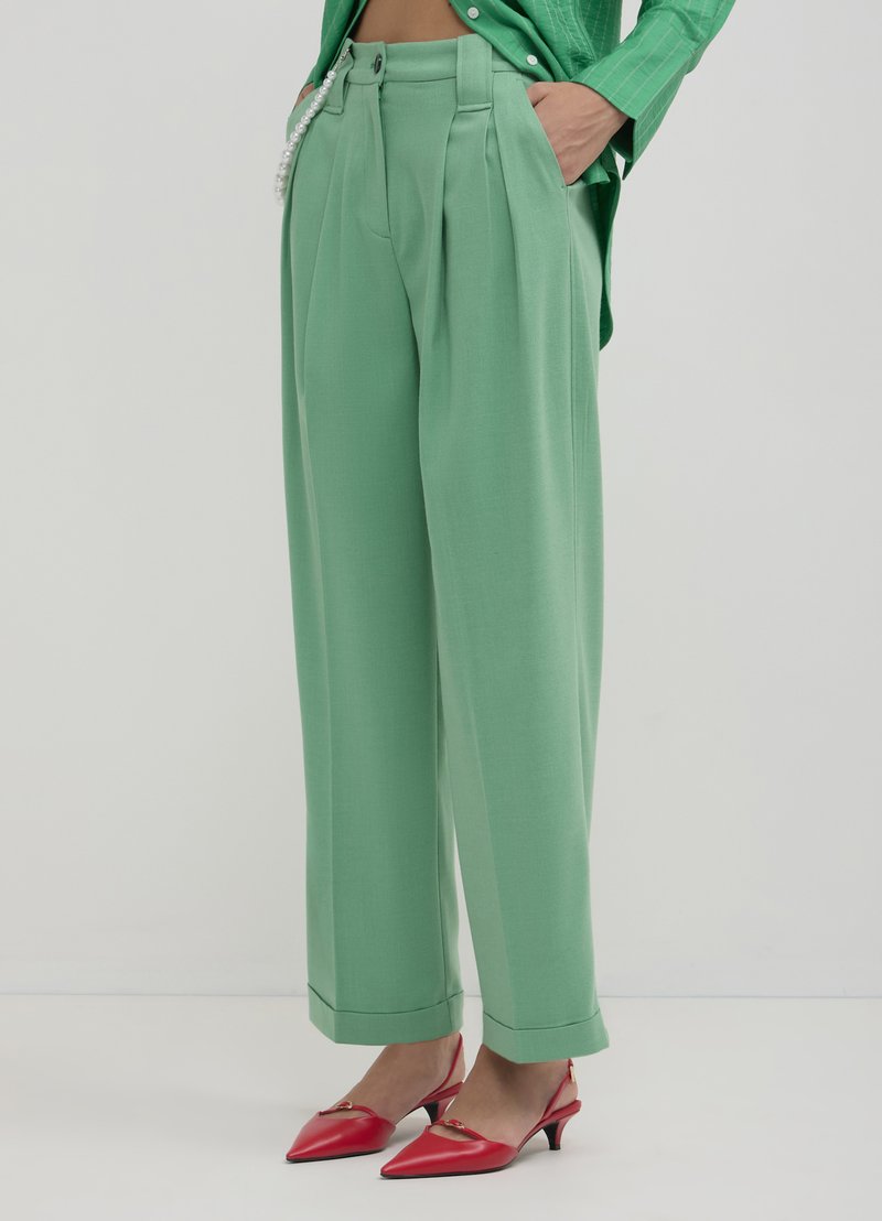 Calliope CON RISVOLTO  - Pantalon classique - verde