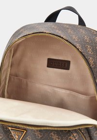 Guess MILANO VERTICAL ZIP UNISEX - Zaino - braun