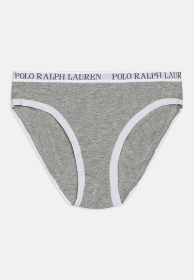 Grå bomullsunderdel med hvit elastisk midjebånd som har "POLO RALPH LAUREN" trykt med mørke bokstaver. Rund form med kontrastfarger.