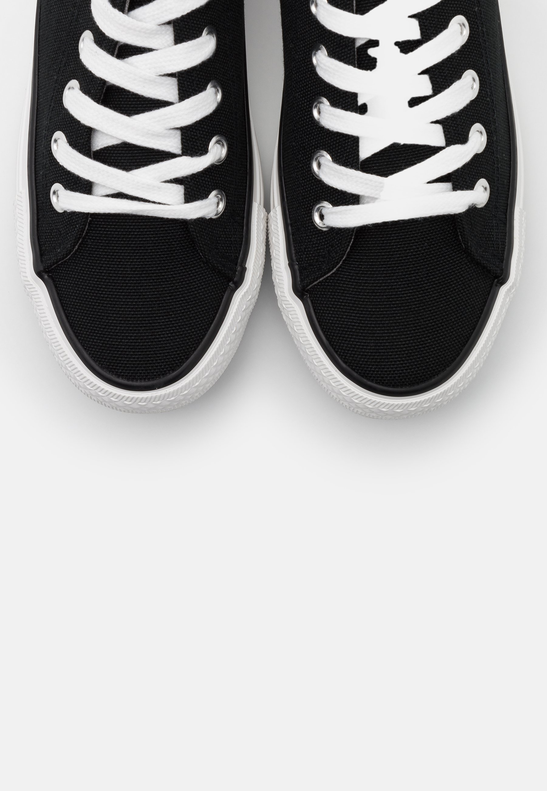 vegan trainers black