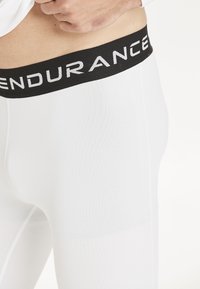 Endurance Träningsshorts -  white