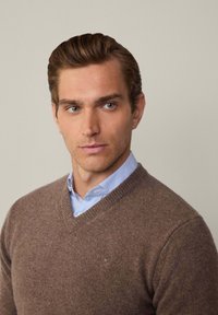 Hackett London V NECK - Strickpullover - malt beige