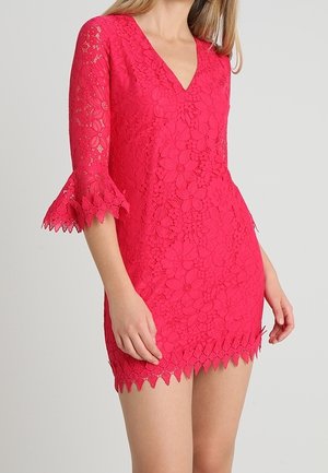 Koktejlové šaty / šaty na párty - pink