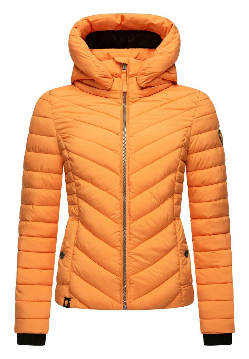 Pufová bunda v jasne oranžovej farbe s obruba v tvare V, vysokým golierom, zipsom a kontrastnými čiernymi manžetami na okrajoch rukávov.