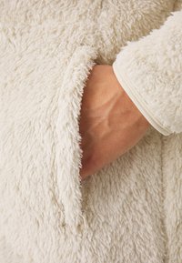 Girlfriend Collective RECYCLED FULL ZIP - Fliisjakk - sandstone