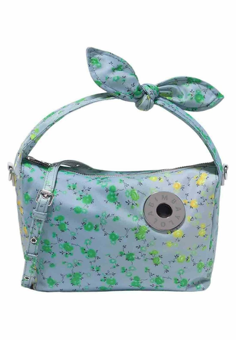 Bolso de mano con estampado floral en tela azul claro con acentos en verde y amarillo. Presenta una correa anudada y un logotipo de hardware circular.