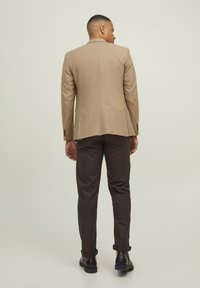 Thumbnail Image 4