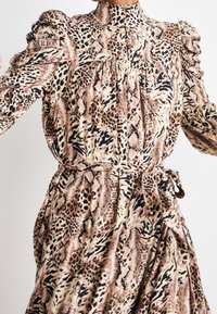 Cras Cocktailklänning - beige