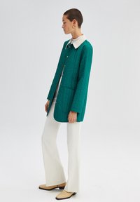 Touché Privé QUILTED - Puspaltis - green