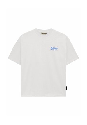 Weißes Baumwoll-T-Shirt mit lockerem Schnitt, auf der linken Brust blauer Schriftzug "Verboten" und ein kleines Logotag an der Seite.