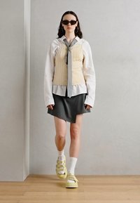 Thumbnail Image 2