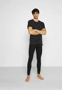 Björn Borg SOLID THOMAS TEE 2 PACK - Camisola interior - black beauty