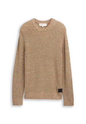 Beige strikket sweater med rund halsudskæring og lange ærmer. Har et struktureret stof og et lille sort logo på nederste venstre side.