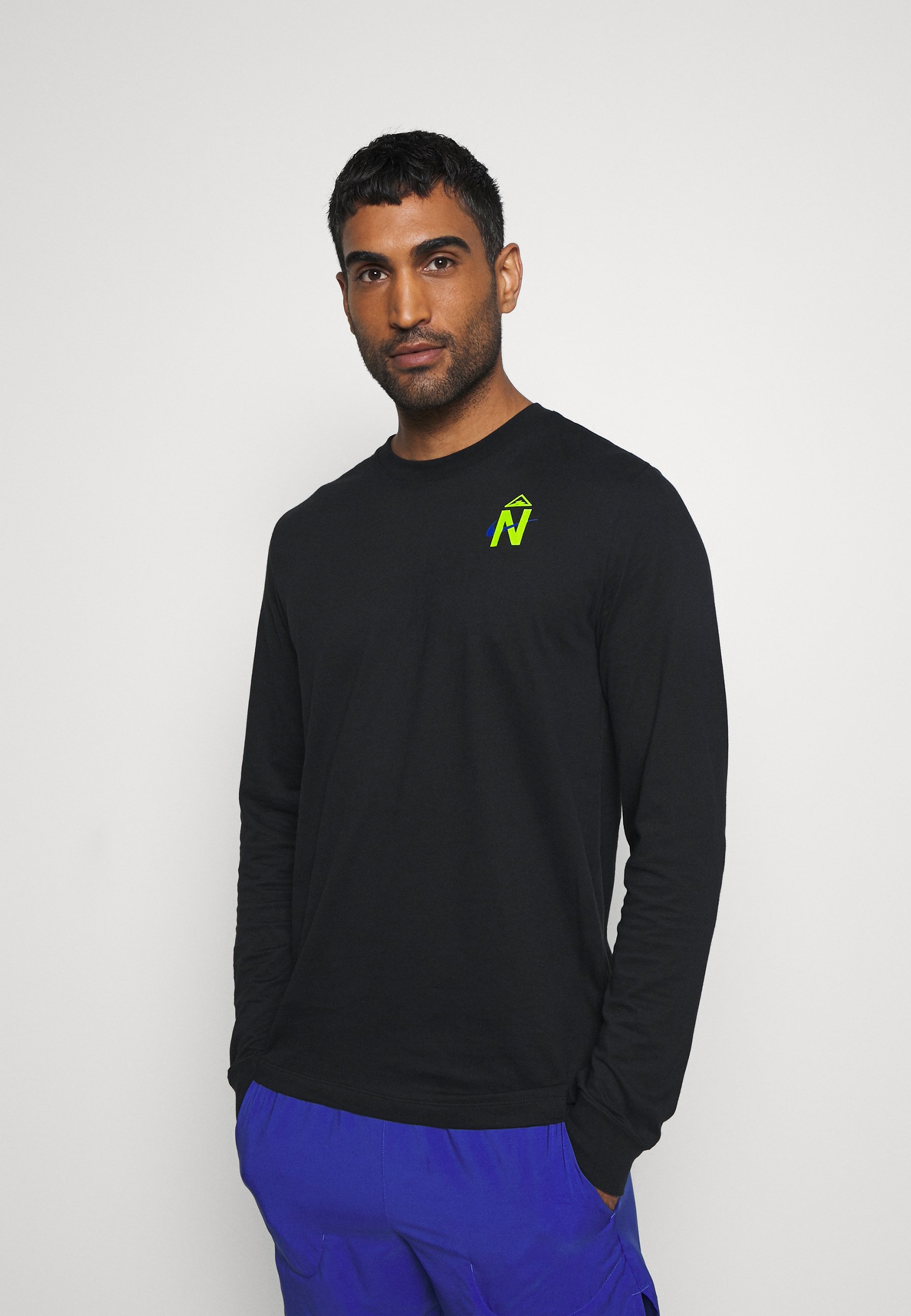 Nike DRY TEE TRAIL - black/negro - Zalando.es