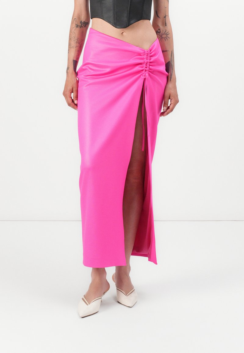 CHIARA FERRAGNI Maxirok neonroze CHIARA FERRAGNI Maxirok neonroze