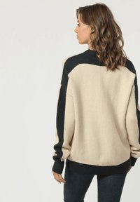 Outfitters Nation COMBINADO - Jersey de punto - verde